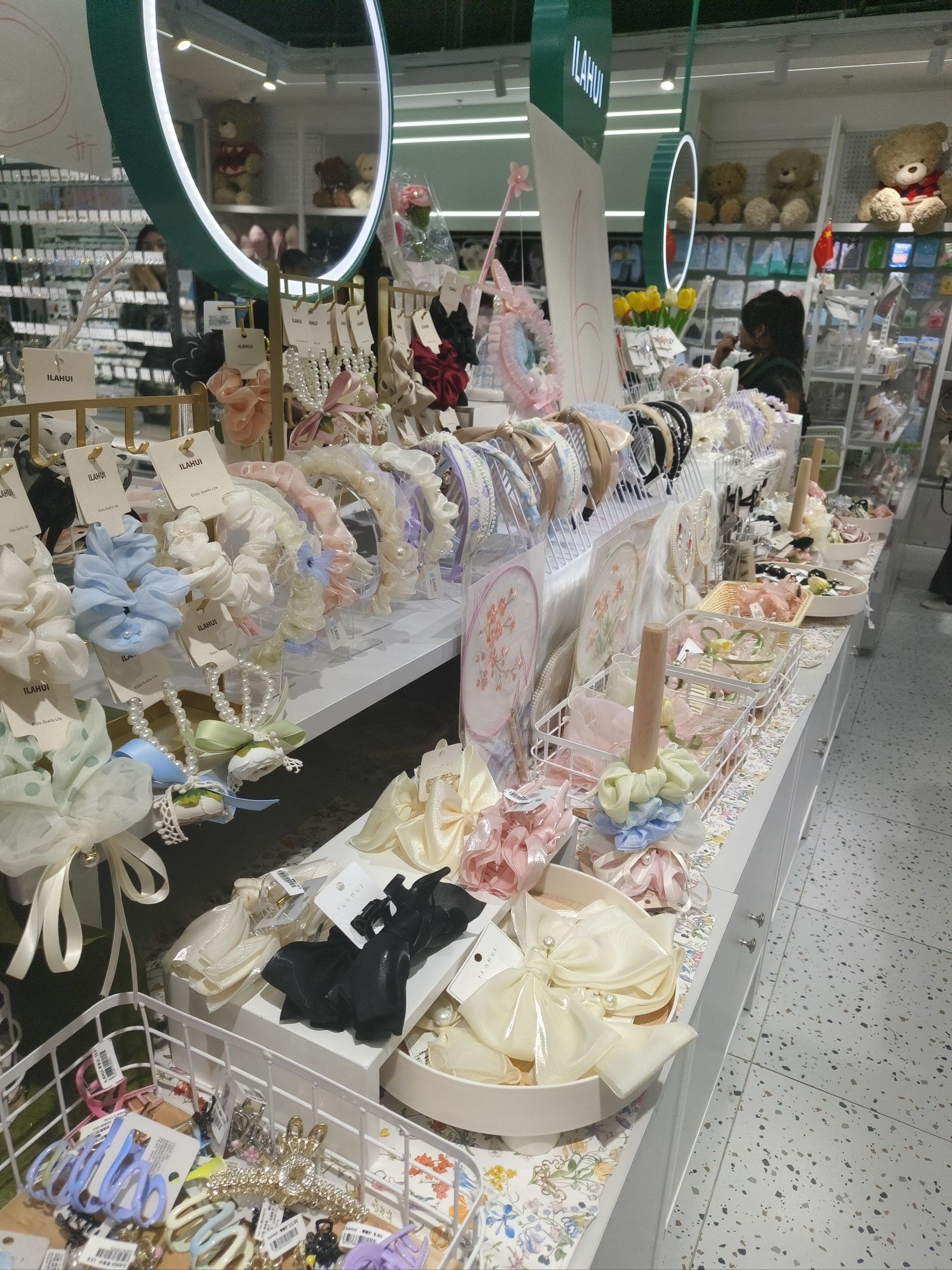 新华百货四家“物美超值”硬折扣店在银川同步开业